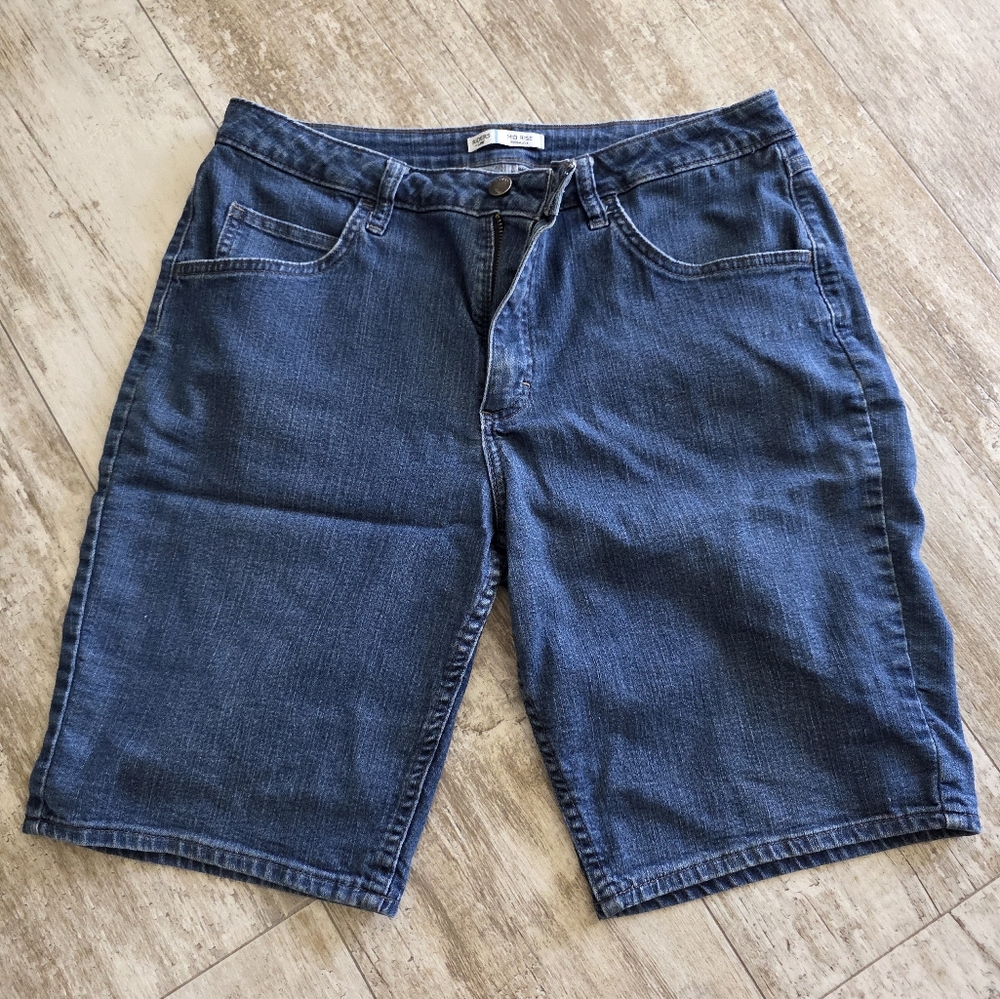 Riders lee midrise denim burmuda shorts womans size 14